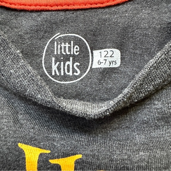 ⭐️ 5 for $25 Happy Halloween Long Sleeve Charcoal Grey Top Size 6/7 122 cm - Picture 3 of 6